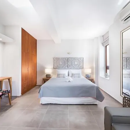 Amazing With Private Outdoor Jacuzzi!! 干尼亞